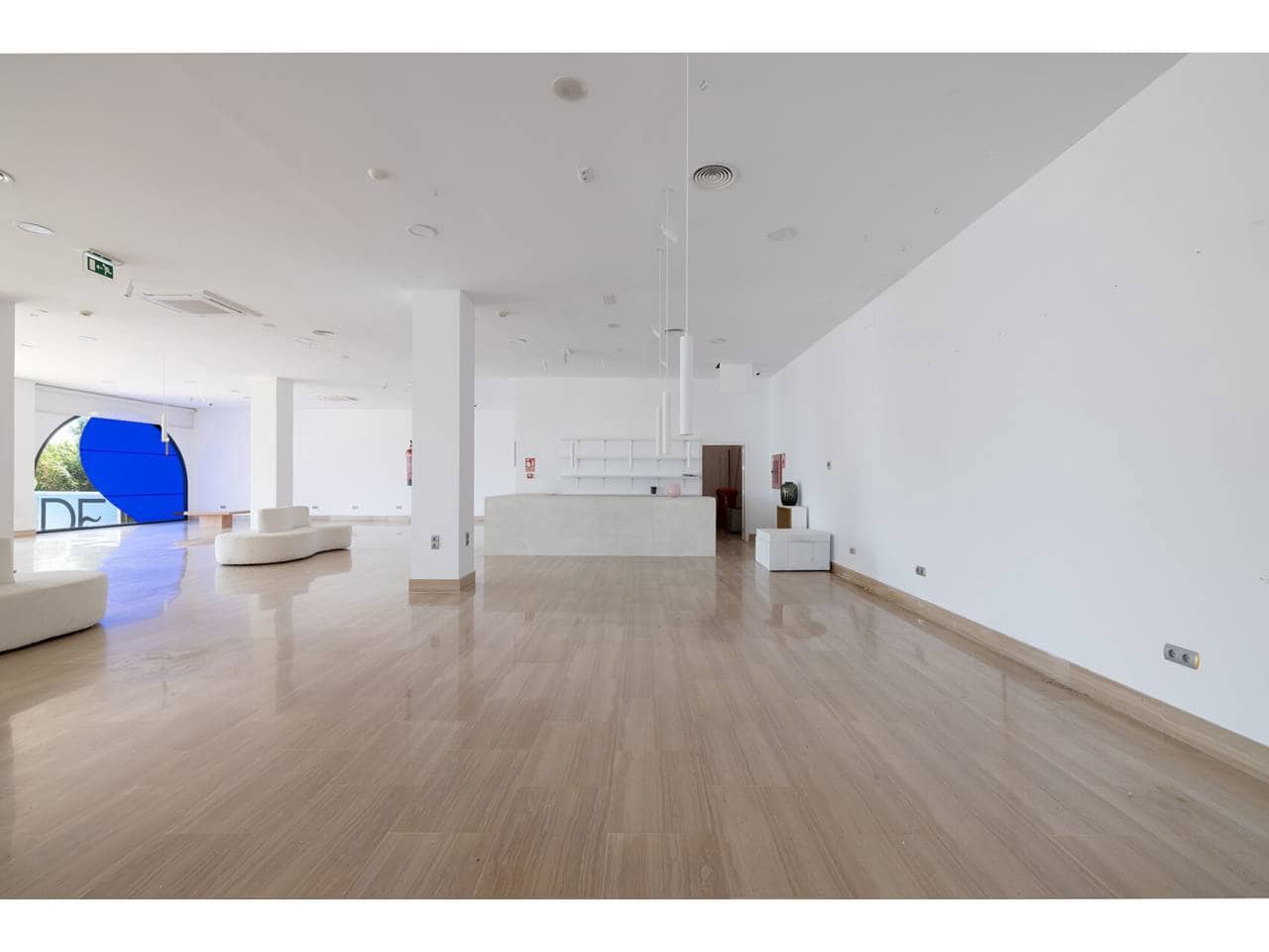 Gewerbe zu verkaufen in Manilva mit Garage - 2.200.000 € (Ref: 10012782)