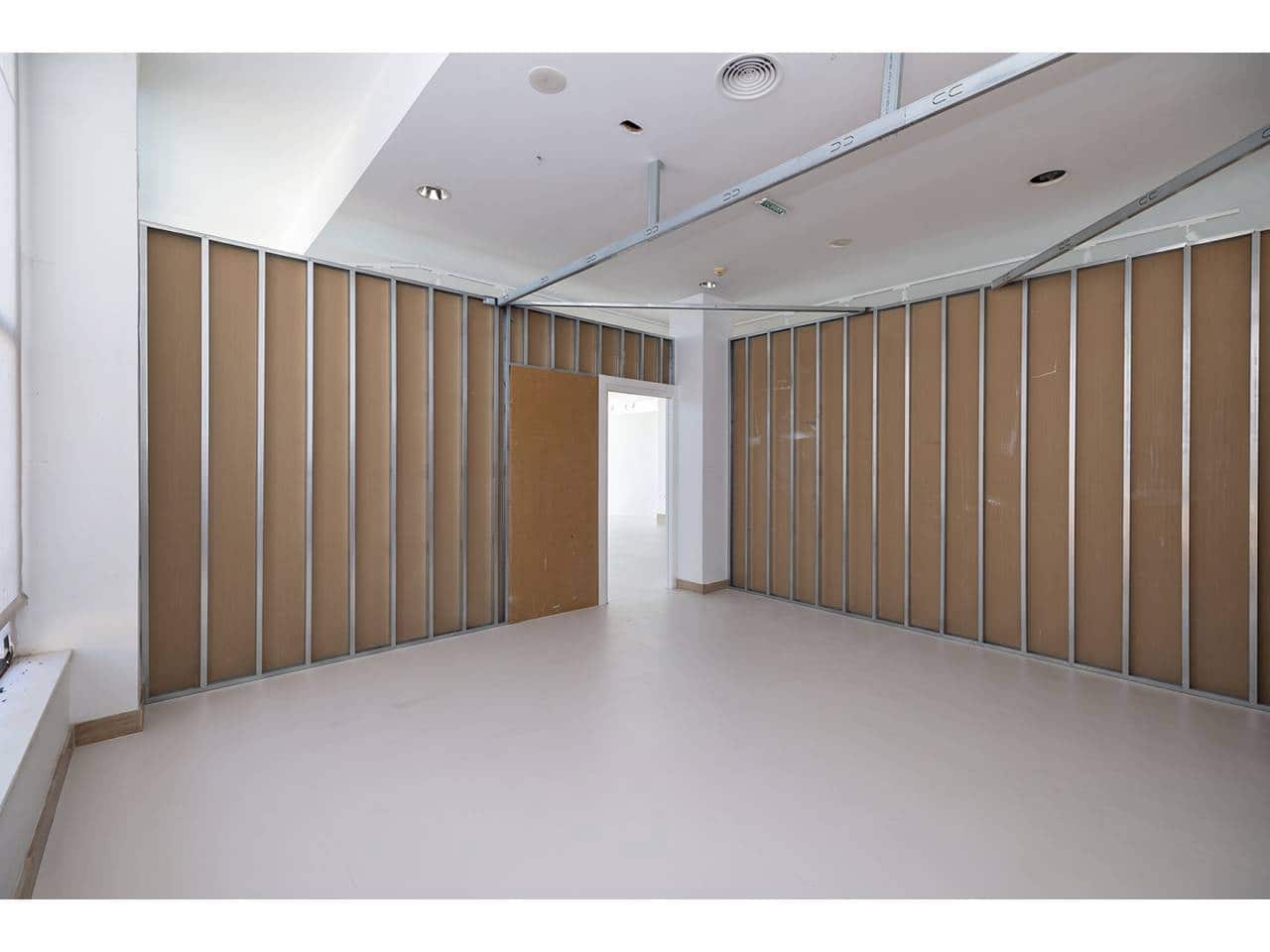 Gewerbe zu verkaufen in Manilva mit Garage - 2.200.000 € (Ref: 10012782)