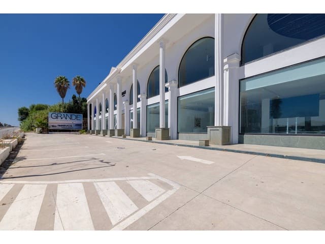 Commercieel te koop in Manilva met garage - € 2.200.000 (Ref: 10012782)