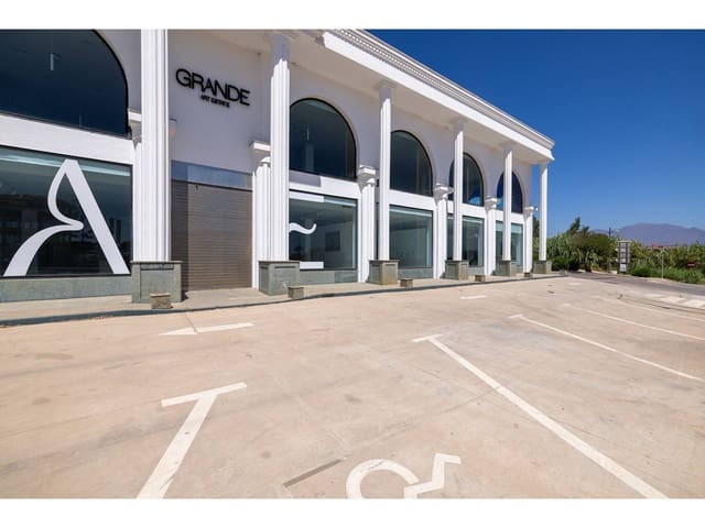 Commercieel te koop in Manilva met garage - € 2.200.000 (Ref: 10012782)