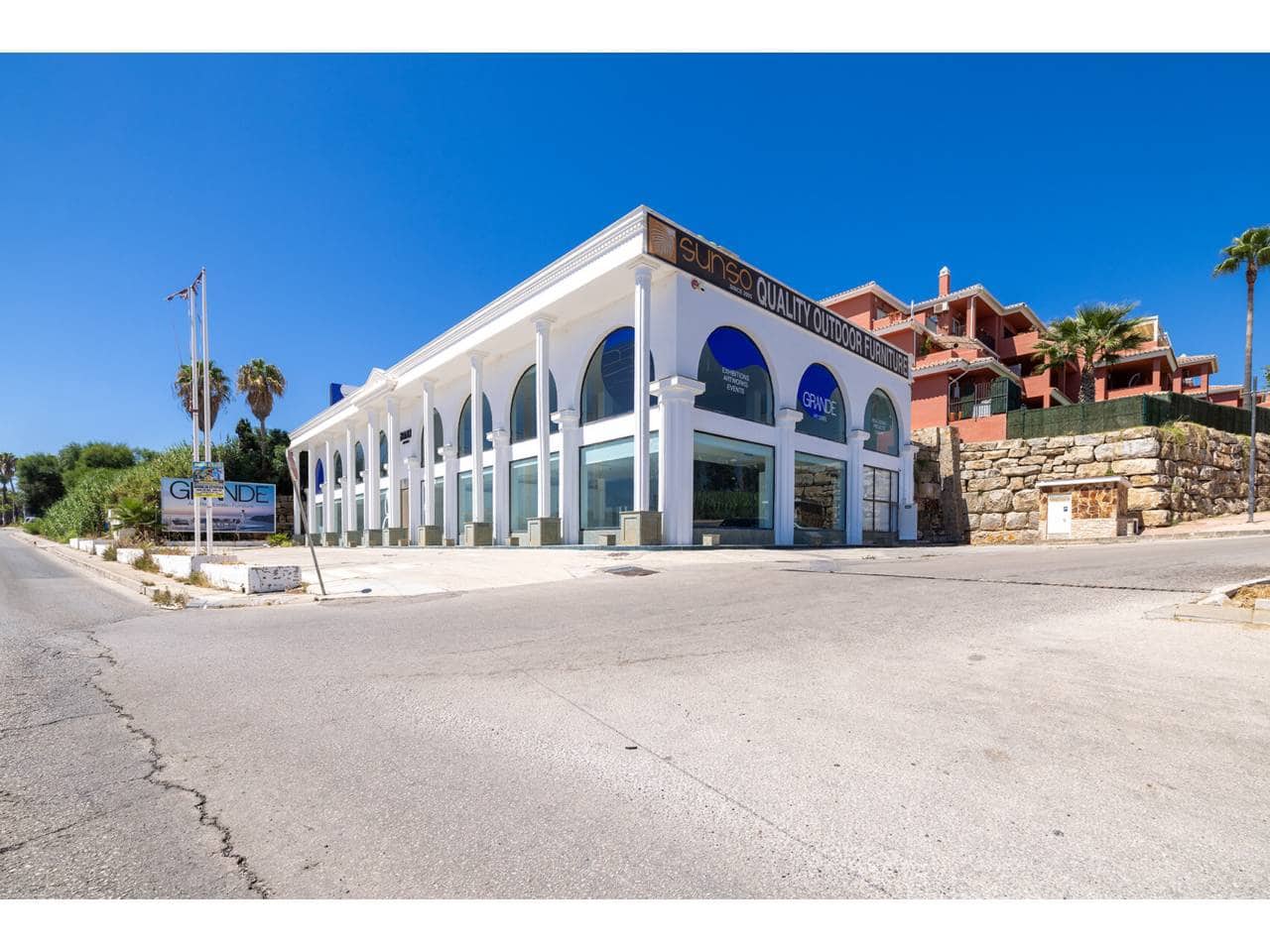 Gewerbe zu verkaufen in Manilva mit Garage - 2.200.000 € (Ref: 10012782)