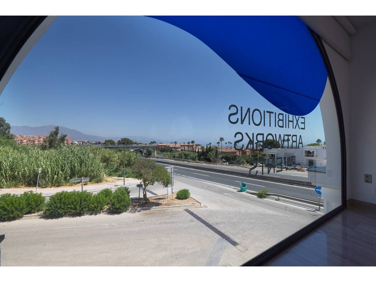 Gewerbe zu verkaufen in Manilva mit Garage - 2.200.000 € (Ref: 10012782)
