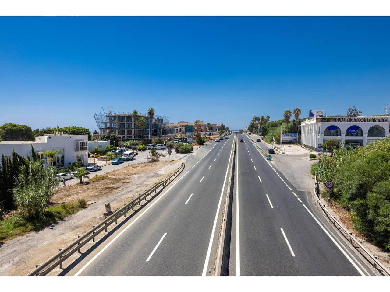 Gewerbe zu verkaufen in Manilva mit Garage - 2.200.000 € (Ref: 10012782)