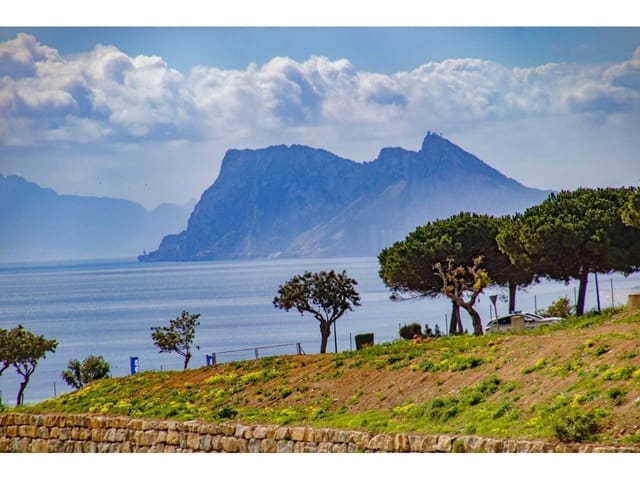 Ubebygd land til salgs i Manilva - € 450 000 (Ref: 10014947)
