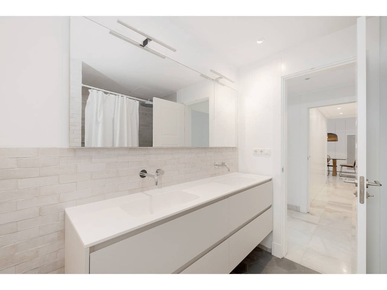 3 bedroom Apartment for sale in Sotogrande with pool garage - € 900,000 (Ref: 10026630)