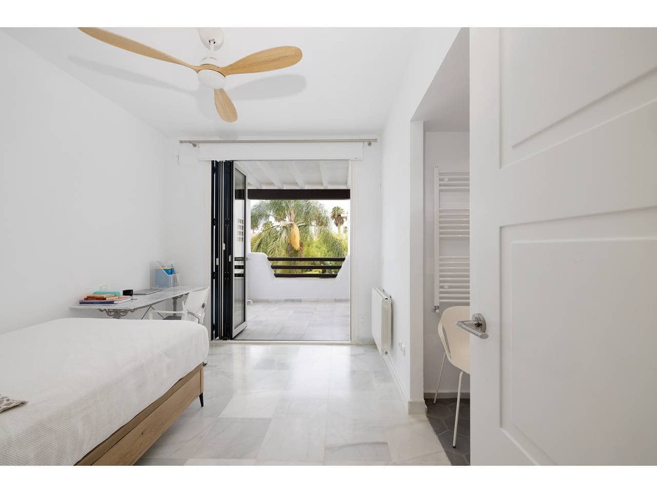 3 bedroom Apartment for sale in Sotogrande with pool garage - € 900,000 (Ref: 10026630)