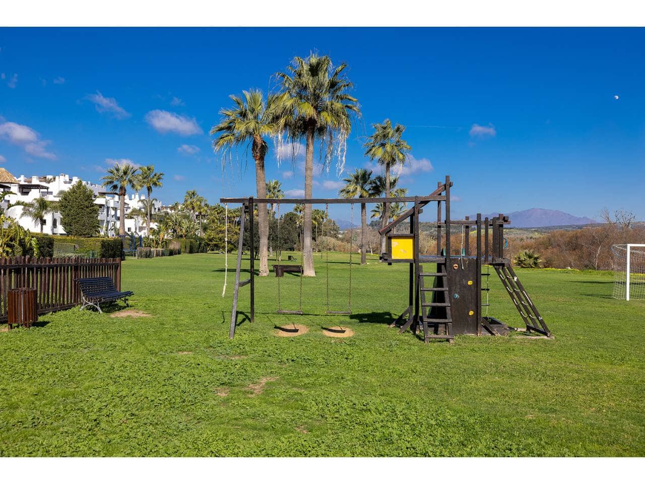 3 bedroom Apartment for sale in Sotogrande with pool garage - € 900,000 (Ref: 10026630)