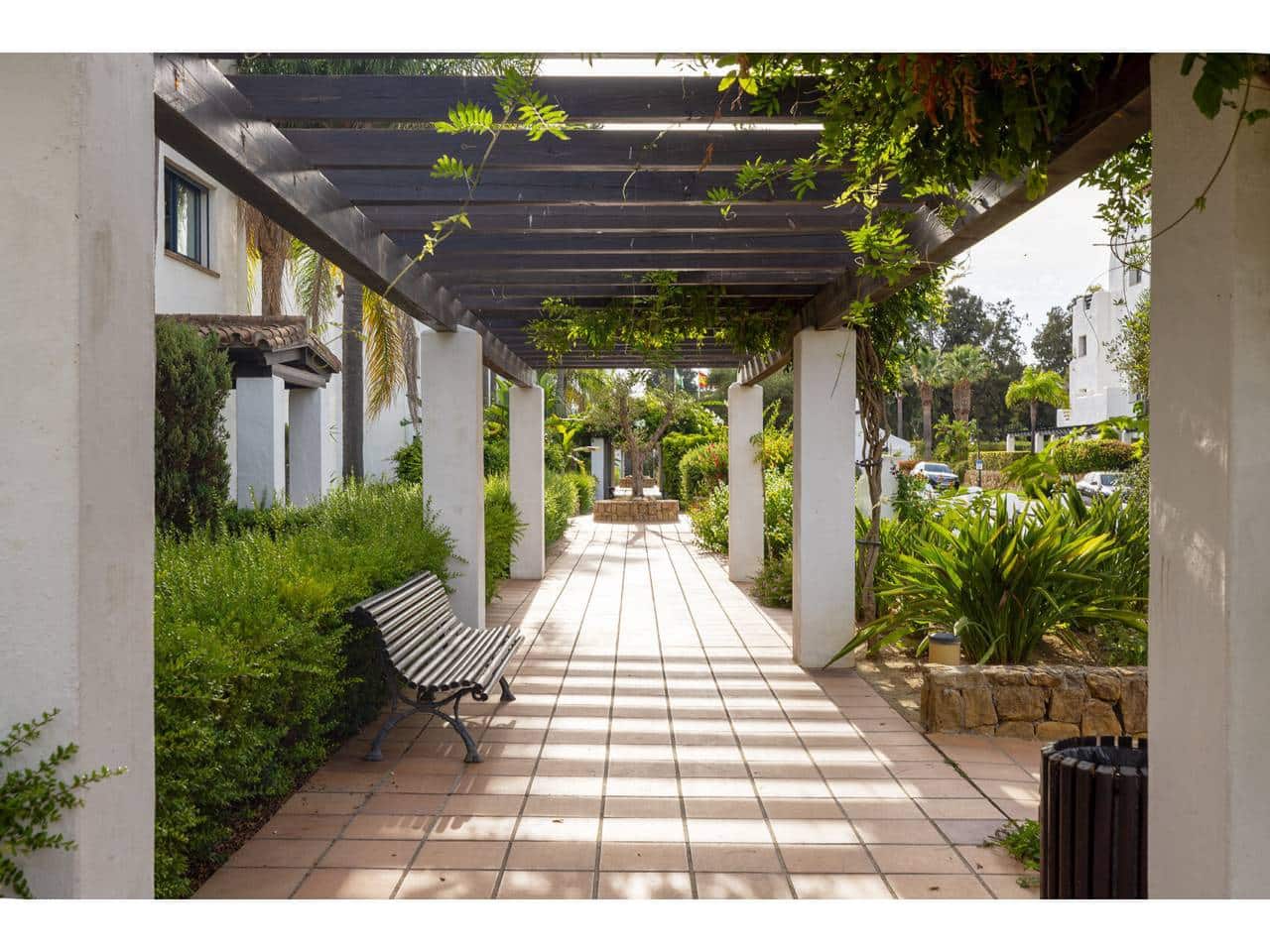 3 bedroom Apartment for sale in Sotogrande with pool garage - € 900,000 (Ref: 10026630)