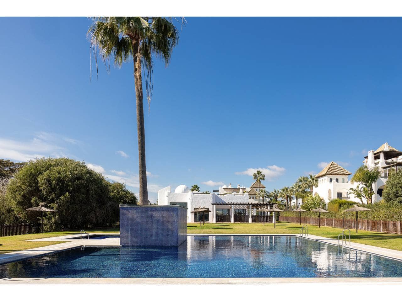 3 bedroom Apartment for sale in Sotogrande with pool garage - € 900,000 (Ref: 10026630)