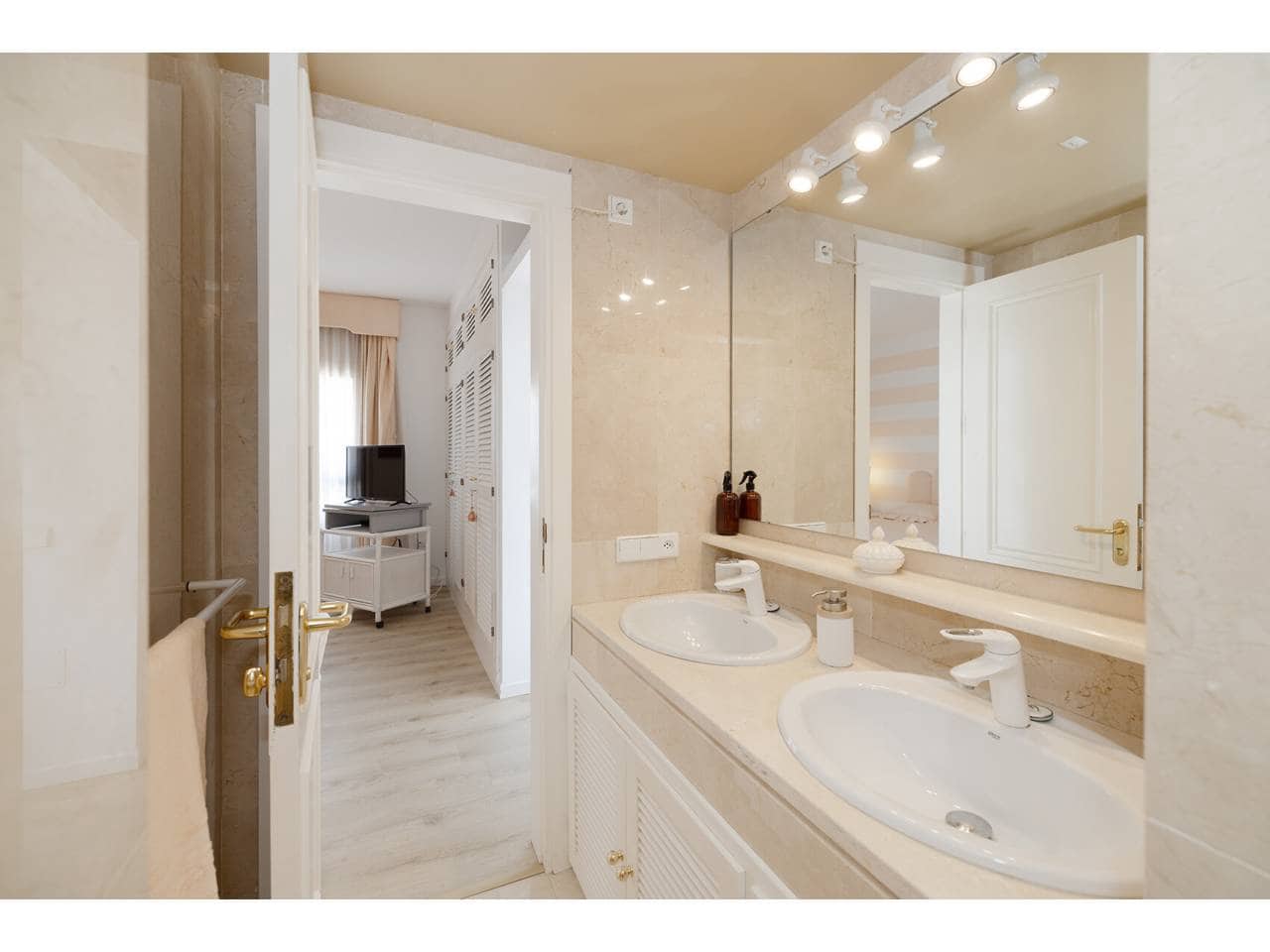 4 Zimmer Penthouse zu verkaufen in Castillo de la Duquesa mit Pool Garage - 2.300.000 € (Ref: 10031358)