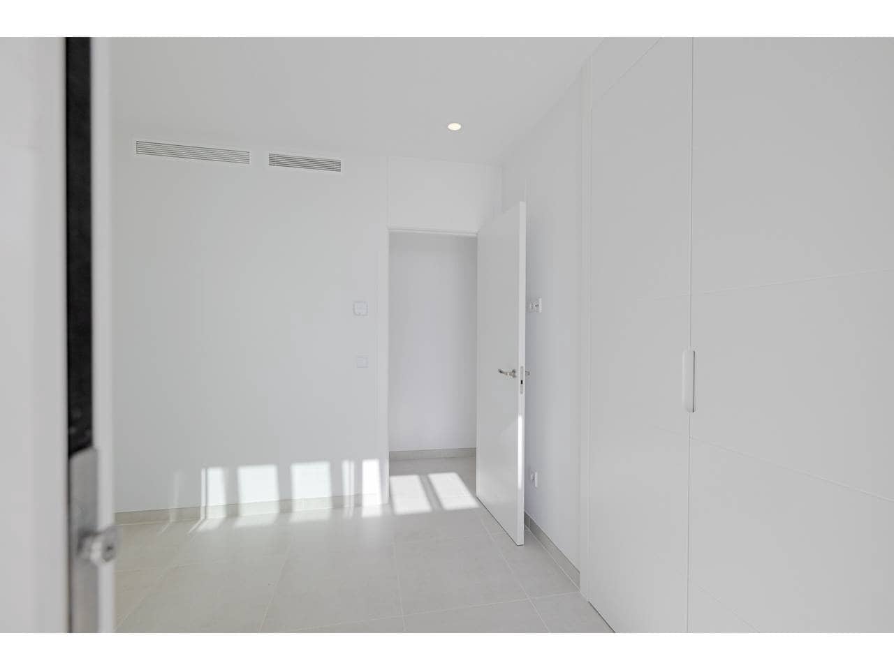 Ático de 3 habitaciones en La Alcaidesa en venta con piscina garaje - 1.260.000 € (Ref: 10042433)