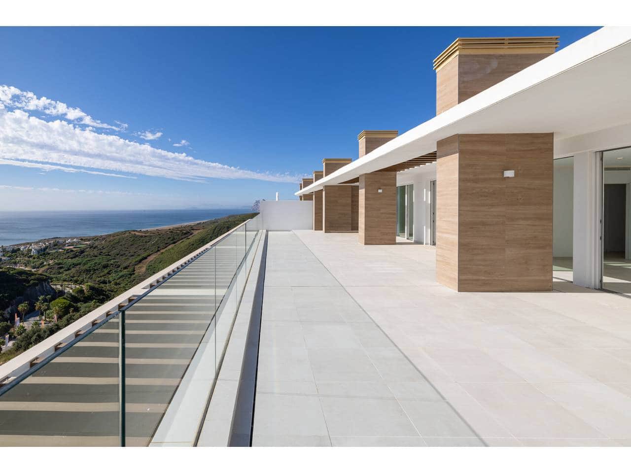 Ático de 3 habitaciones en La Alcaidesa en venta con piscina garaje - 1.260.000 € (Ref: 10042433)