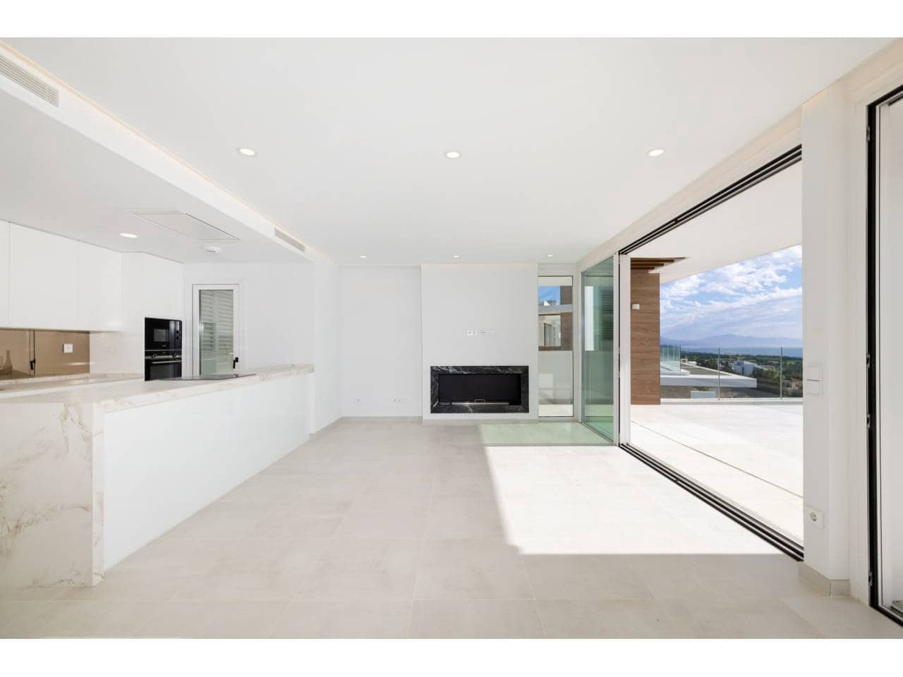 Ático de 3 habitaciones en La Alcaidesa en venta con piscina garaje - 1.260.000 € (Ref: 10042433)