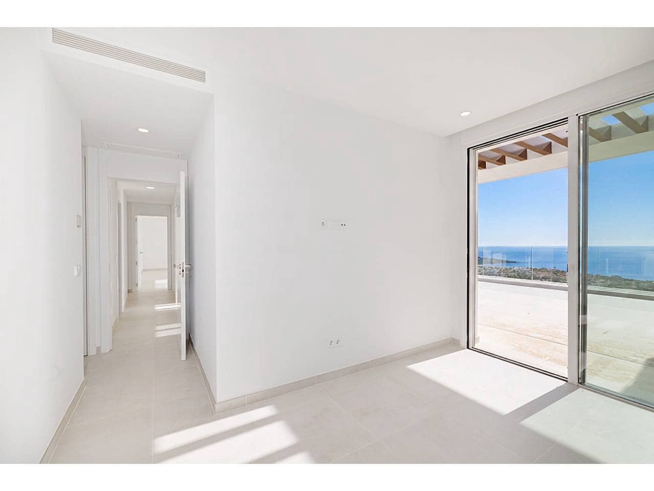 Ático de 3 habitaciones en La Alcaidesa en venta con piscina garaje - 1.260.000 € (Ref: 10042433)