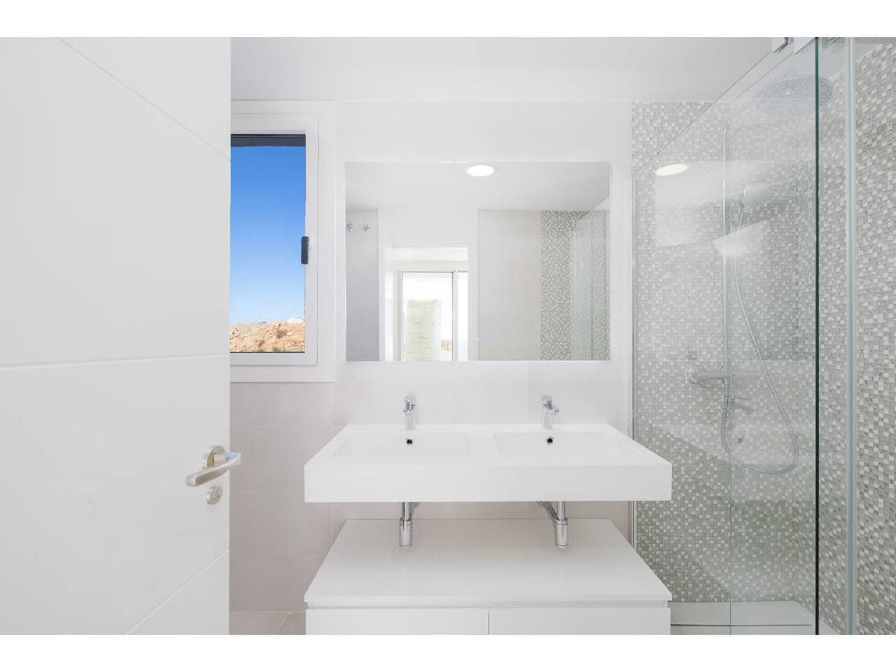 Ático de 3 habitaciones en La Alcaidesa en venta con piscina garaje - 1.260.000 € (Ref: 10042433)