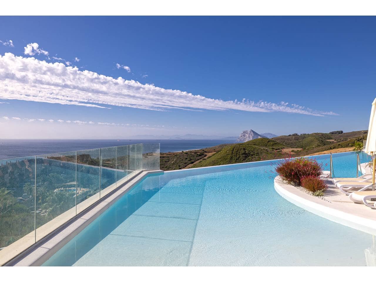 Ático de 3 habitaciones en La Alcaidesa en venta con piscina garaje - 1.260.000 € (Ref: 10042433)