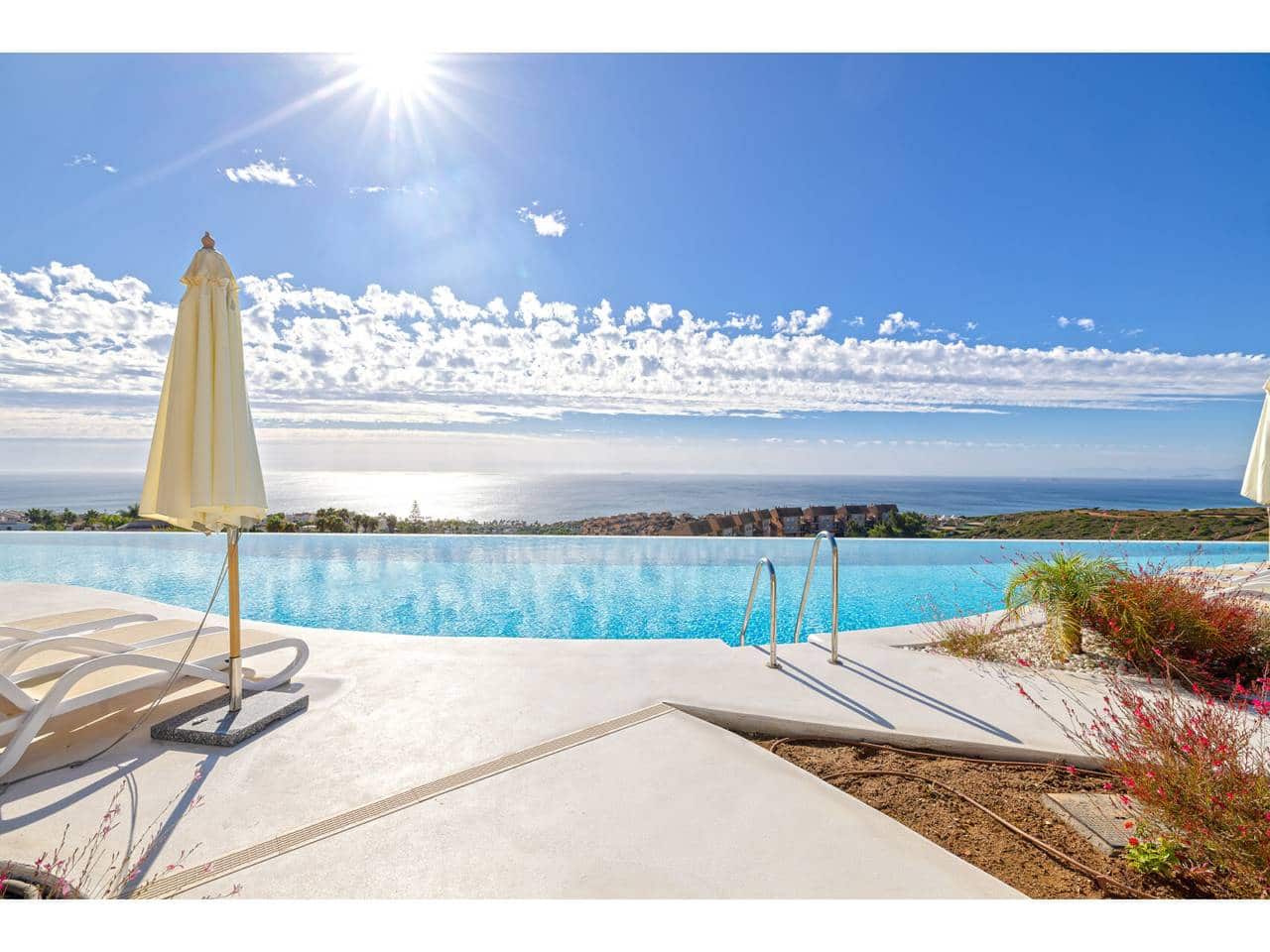 Ático de 3 habitaciones en La Alcaidesa en venta con piscina garaje - 1.260.000 € (Ref: 10042433)