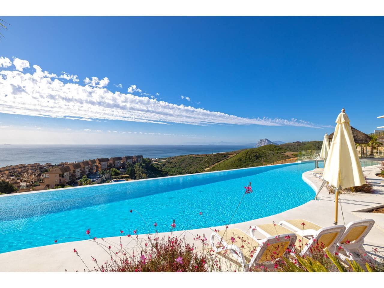 Ático de 3 habitaciones en La Alcaidesa en venta con piscina garaje - 1.260.000 € (Ref: 10042433)