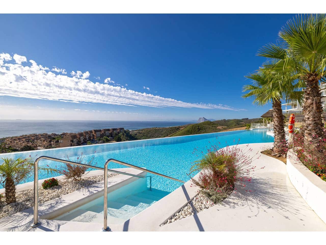 Ático de 3 habitaciones en La Alcaidesa en venta con piscina garaje - 1.260.000 € (Ref: 10042433)