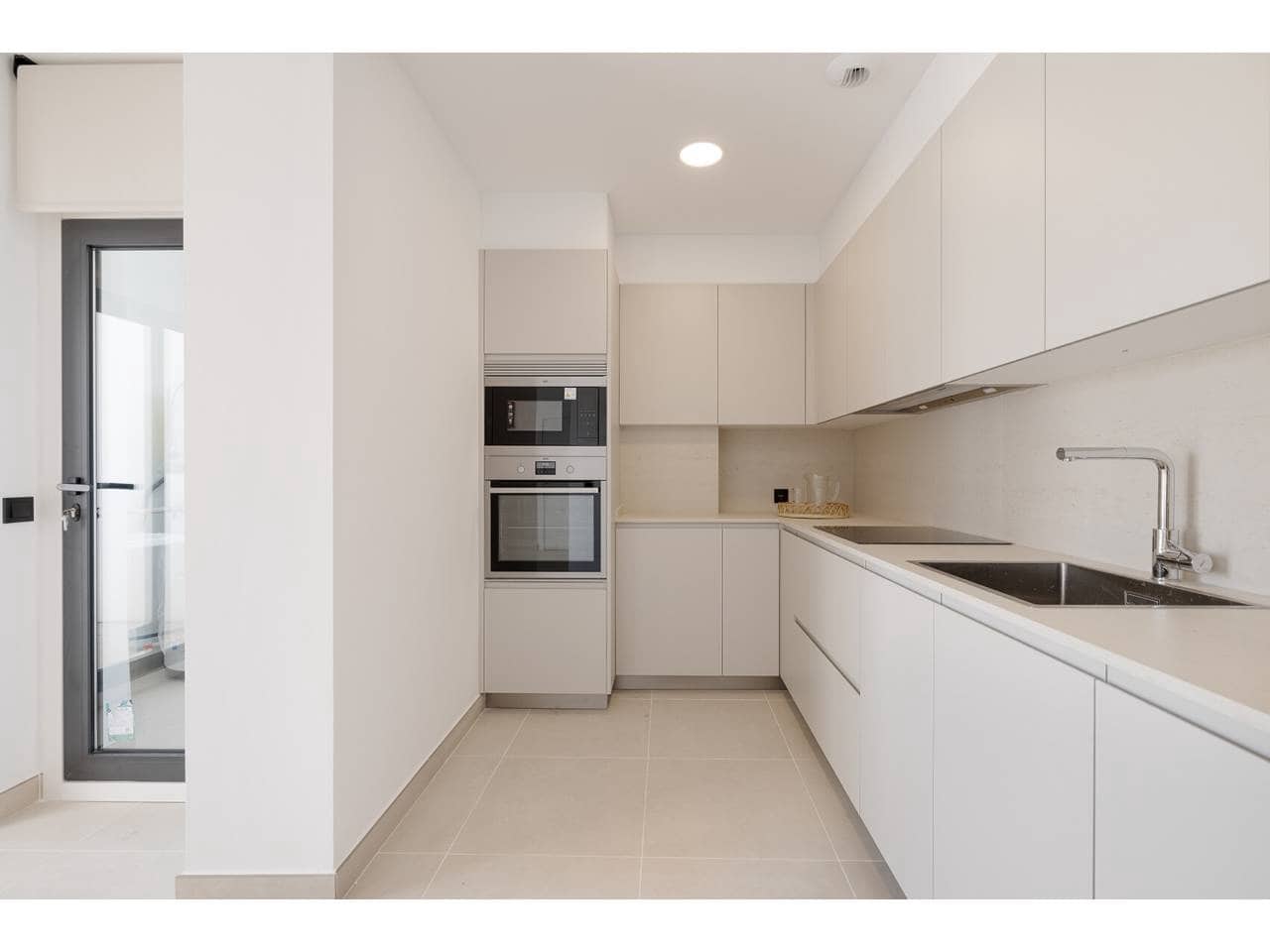 Piso de 3 habitaciones en Casares en venta con piscina garaje - 690.000 € (Ref: 10044244)