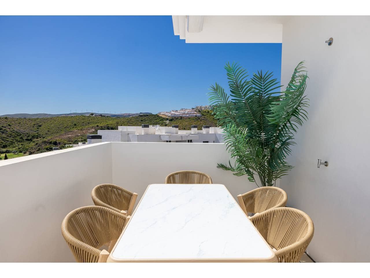 Piso de 3 habitaciones en Casares en venta con piscina garaje - 690.000 € (Ref: 10044244)