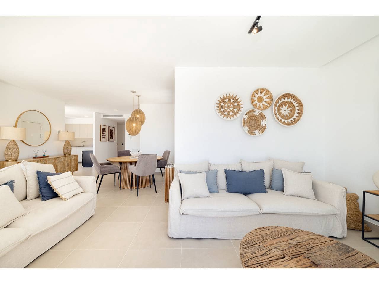 Piso de 3 habitaciones en Casares en venta con piscina garaje - 690.000 € (Ref: 10044244)