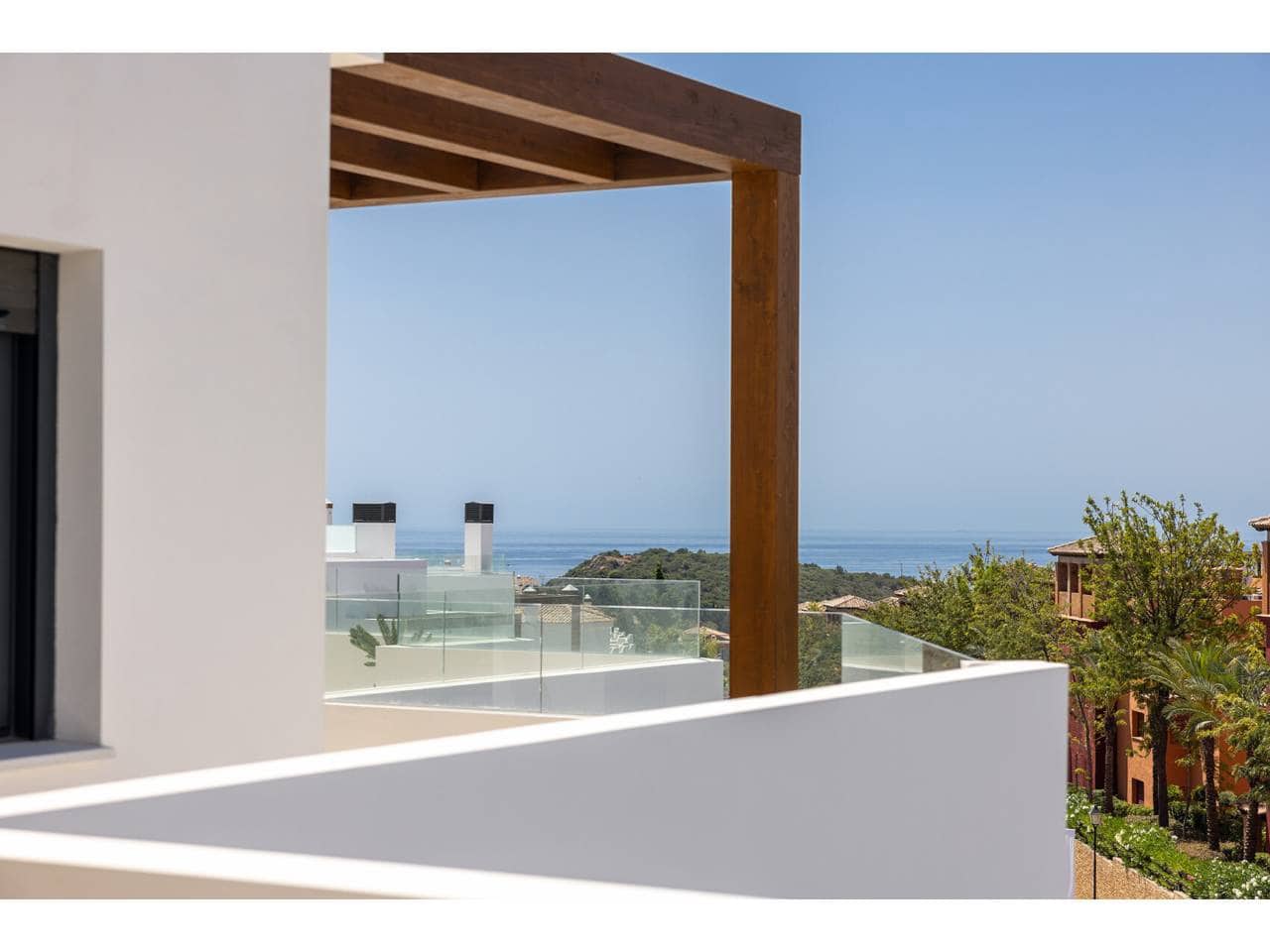 Piso de 3 habitaciones en Casares en venta con piscina garaje - 690.000 € (Ref: 10044244)