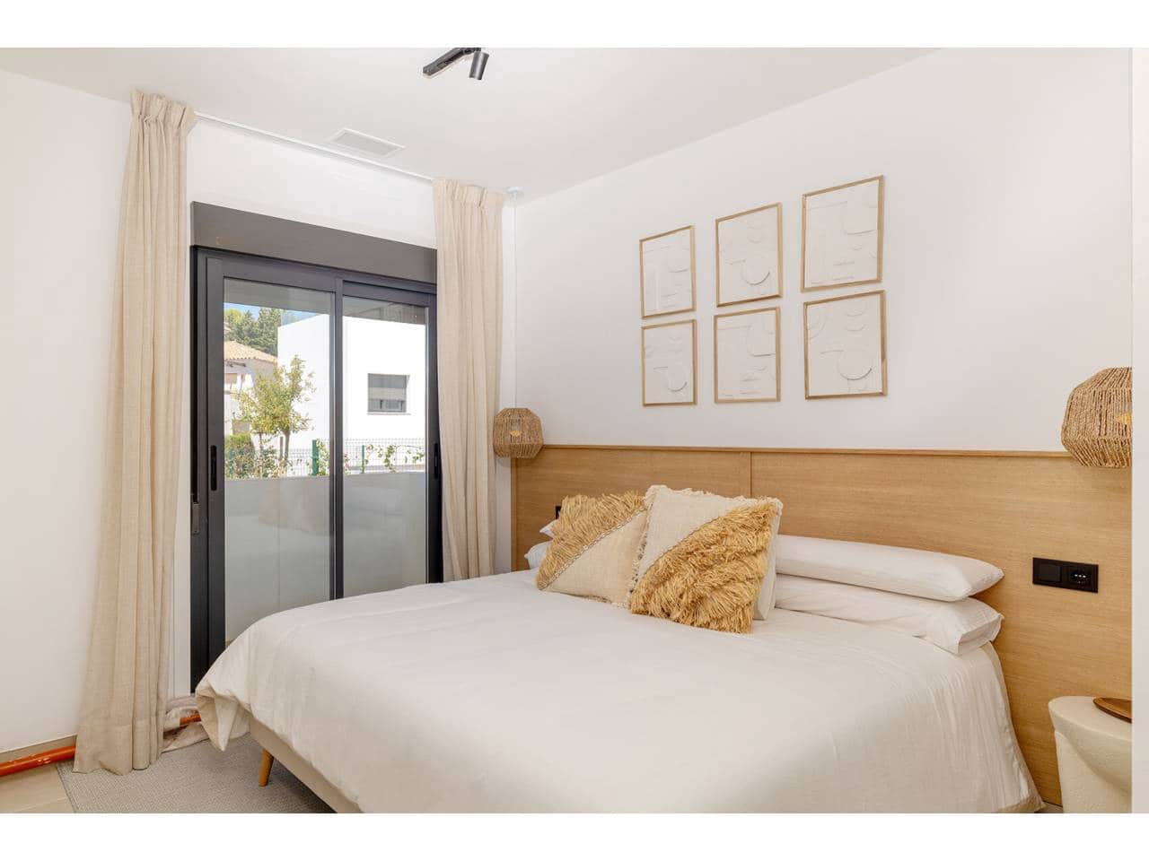 Piso de 3 habitaciones en Casares en venta con piscina garaje - 690.000 € (Ref: 10044244)