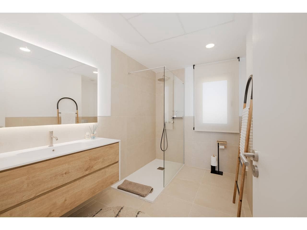 Piso de 3 habitaciones en Casares en venta con piscina garaje - 690.000 € (Ref: 10044244)