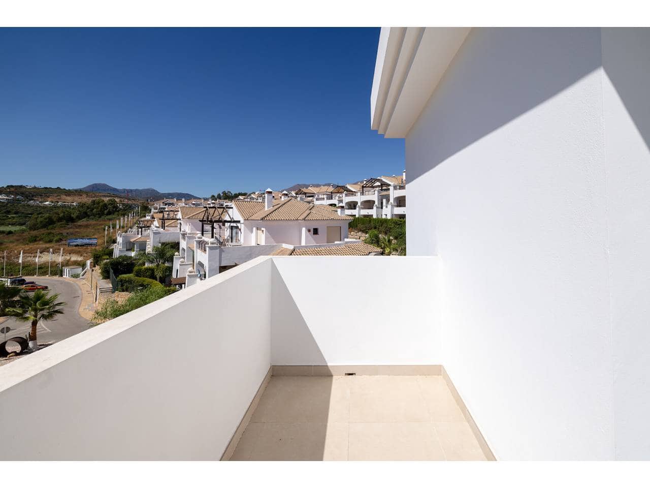 Piso de 3 habitaciones en Casares en venta con piscina garaje - 690.000 € (Ref: 10044244)