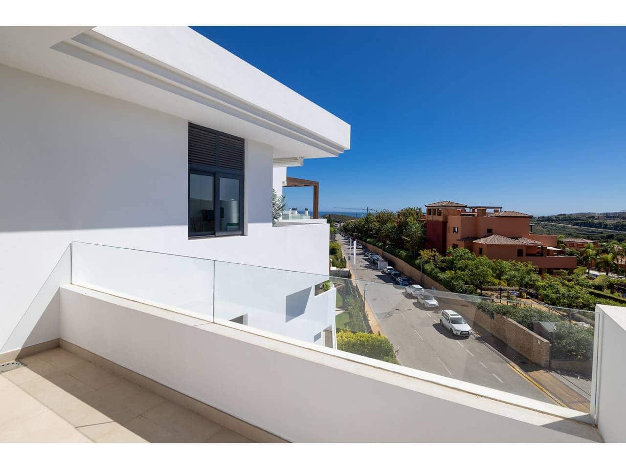 Piso de 3 habitaciones en Casares en venta con piscina garaje - 690.000 € (Ref: 10044244)