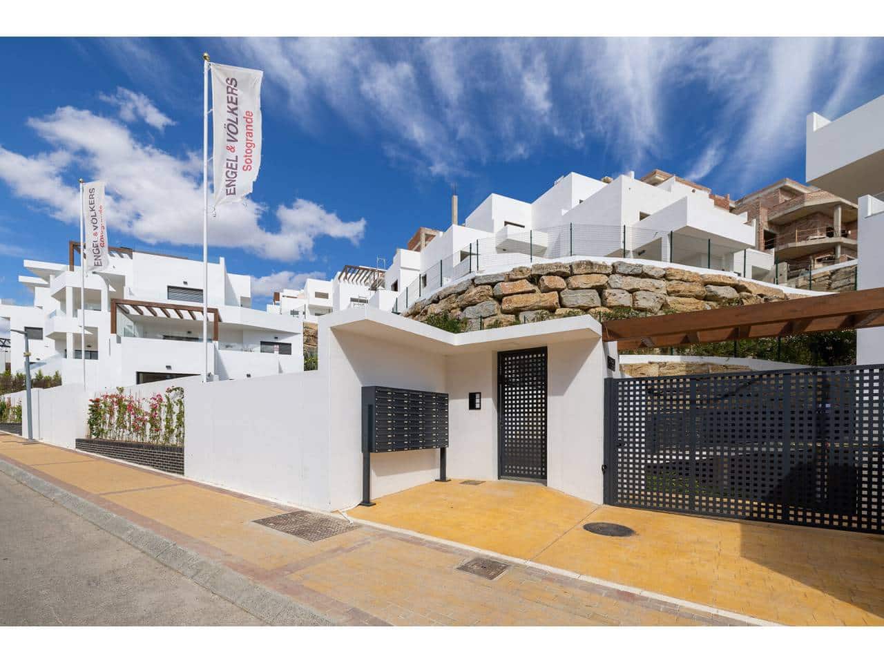 Piso de 3 habitaciones en Casares en venta con piscina garaje - 690.000 € (Ref: 10044244)