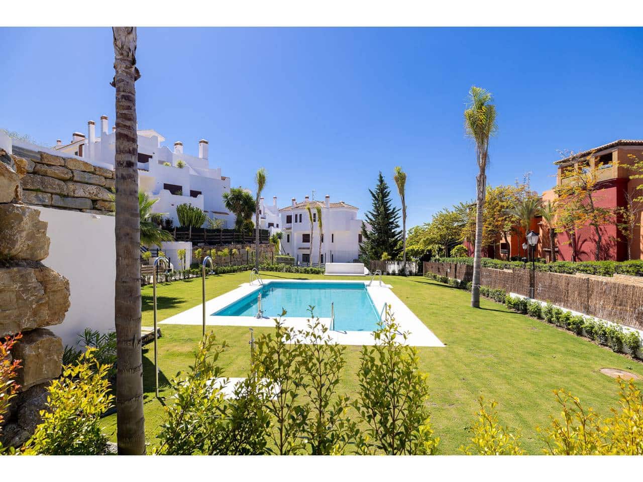 Piso de 3 habitaciones en Casares en venta con piscina garaje - 690.000 € (Ref: 10044244)