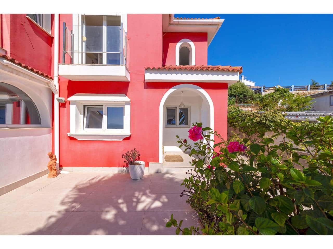 4 chambre Villa/Maison à vendre à Algeciras avec piscine garage - 795 000 € (Ref: 10046613)