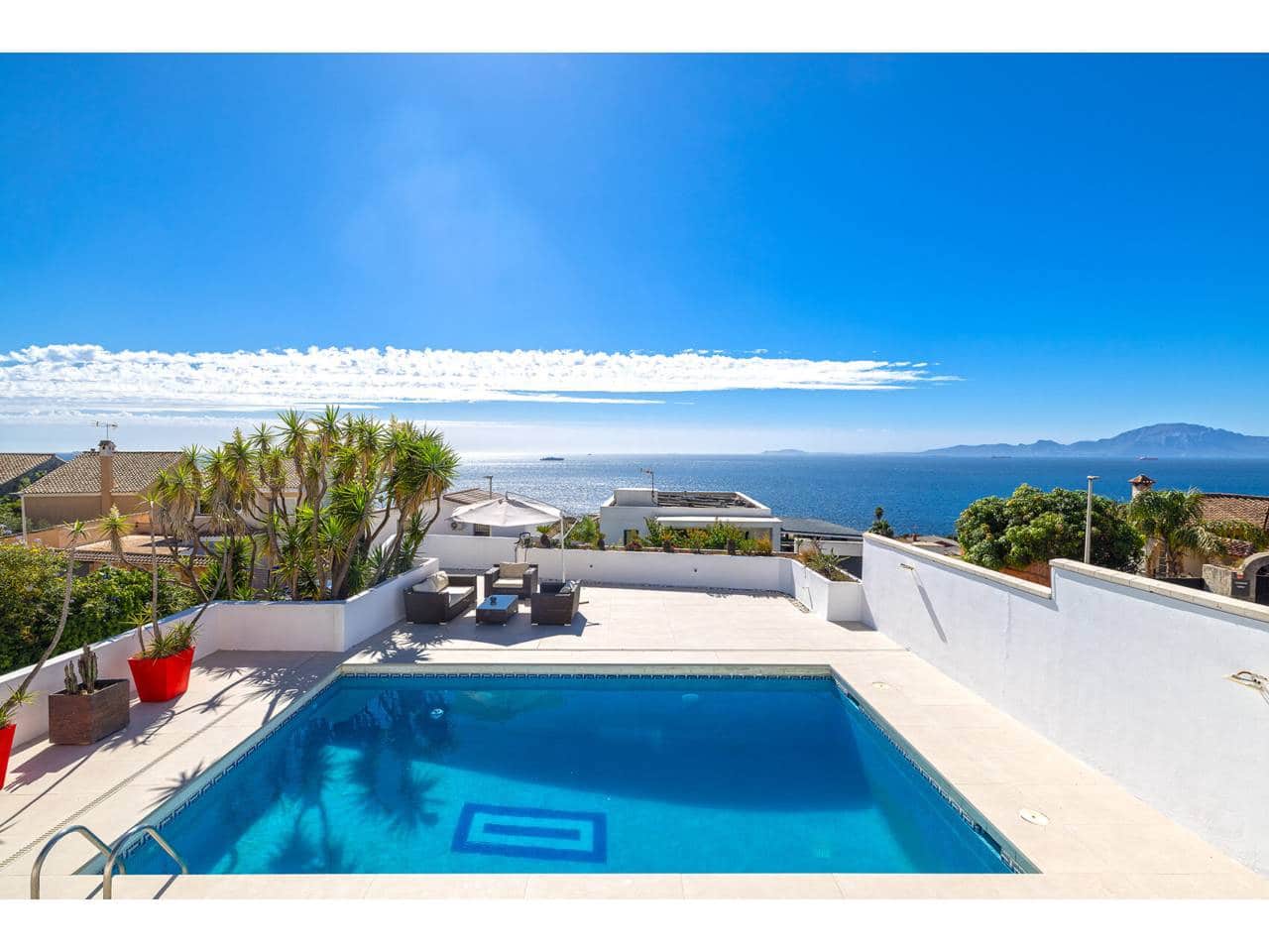 4 chambre Villa/Maison à vendre à Algeciras avec piscine garage - 795 000 € (Ref: 10046613)