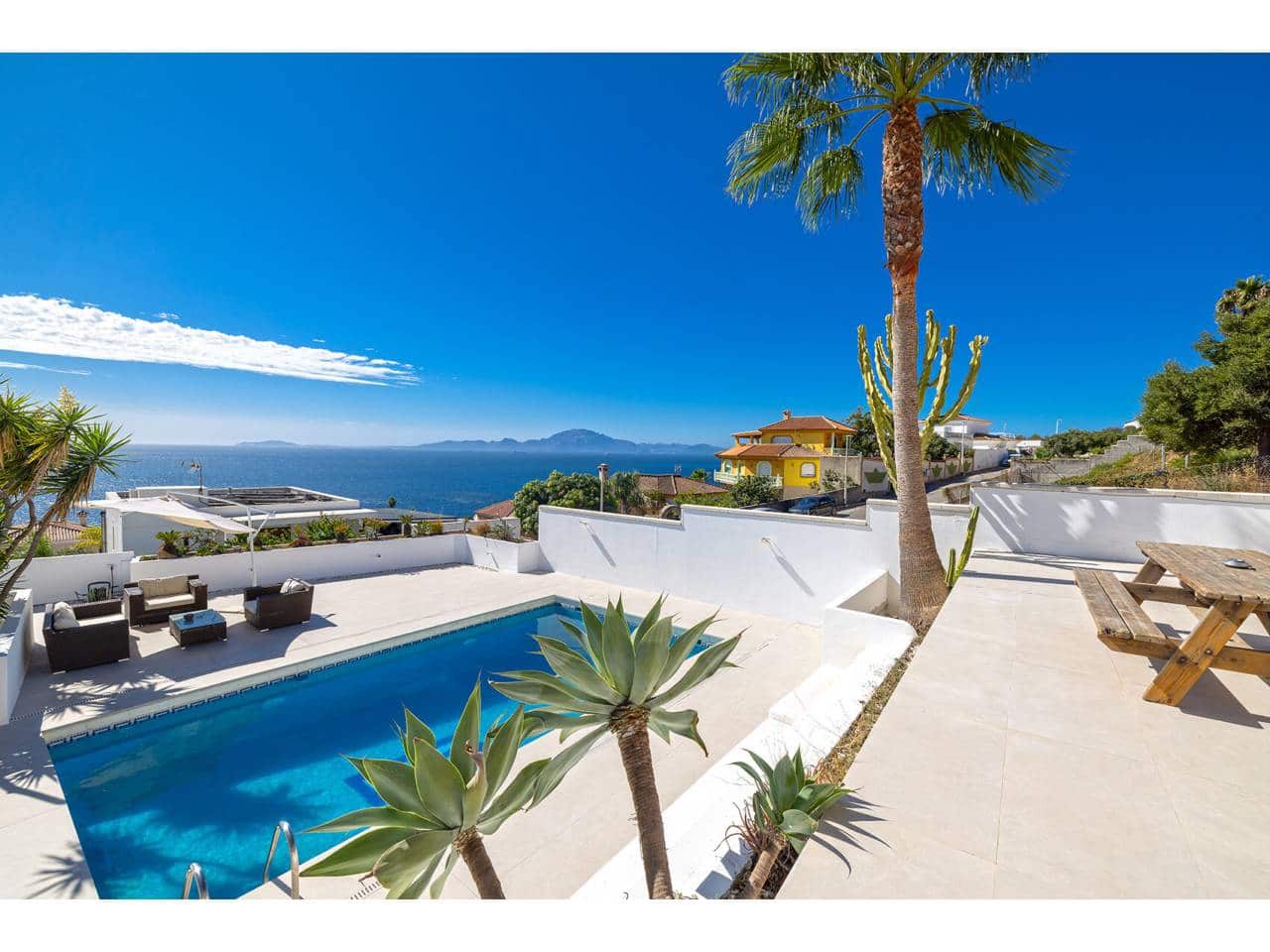 4 chambre Villa/Maison à vendre à Algeciras avec piscine garage - 795 000 € (Ref: 10046613)