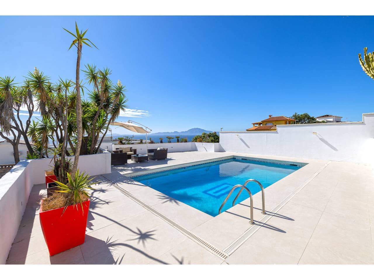 4 chambre Villa/Maison à vendre à Algeciras avec piscine garage - 795 000 € (Ref: 10046613)