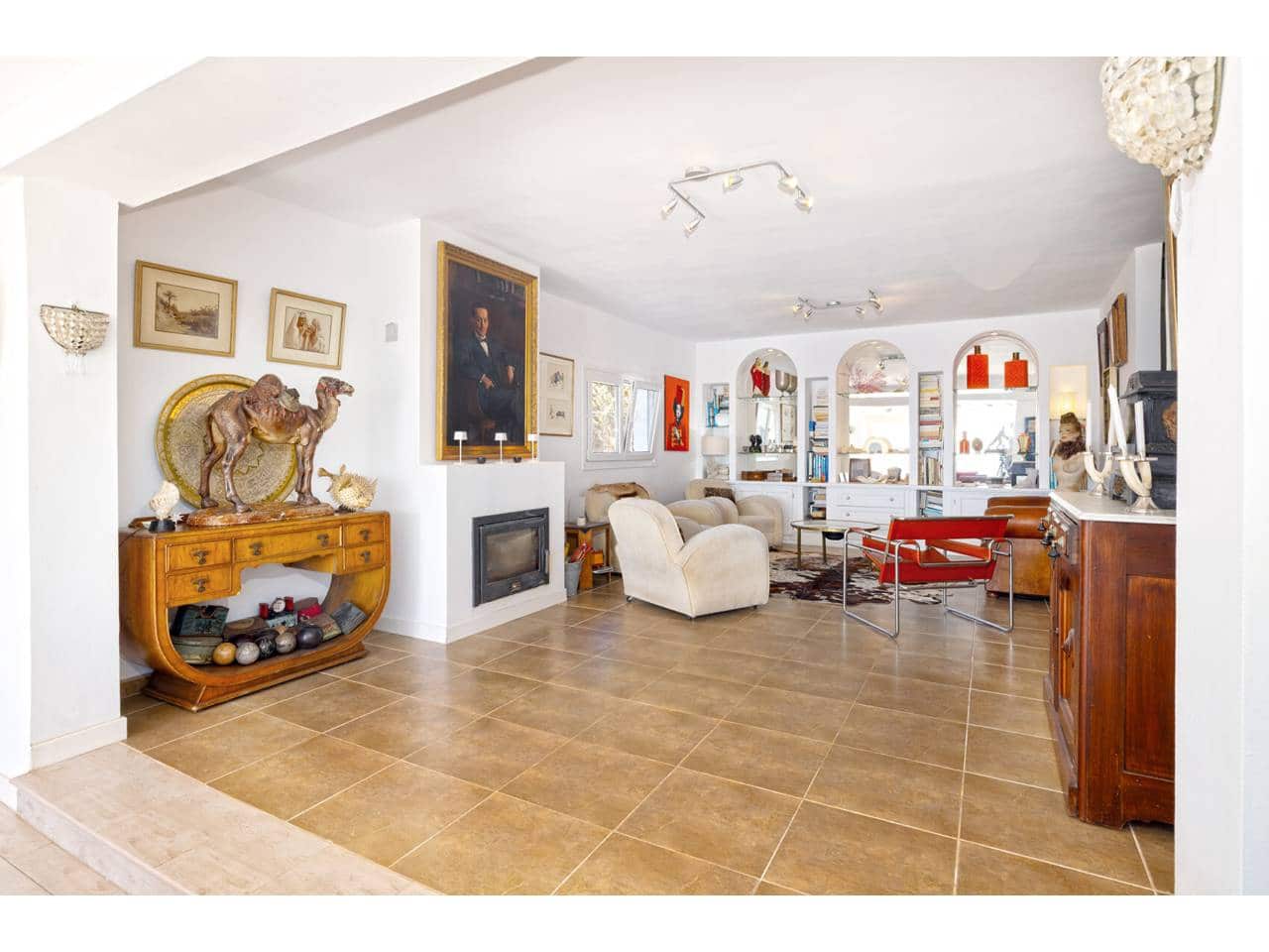 4 chambre Villa/Maison à vendre à Algeciras avec piscine garage - 795 000 € (Ref: 10046613)