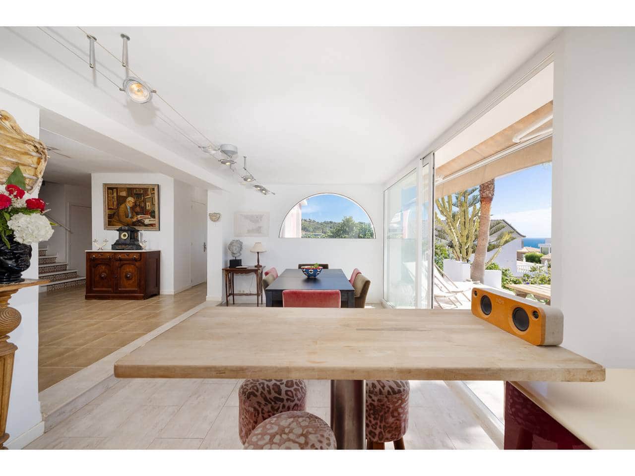 4 chambre Villa/Maison à vendre à Algeciras avec piscine garage - 795 000 € (Ref: 10046613)