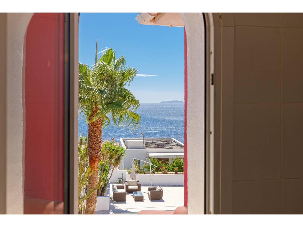 4 chambre Villa/Maison à vendre à Algeciras avec piscine garage - 795 000 € (Ref: 10046613)