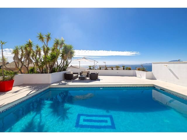 4 chambre Villa/Maison à vendre à Algeciras avec piscine garage - 795 000 € (Ref: 10046613)