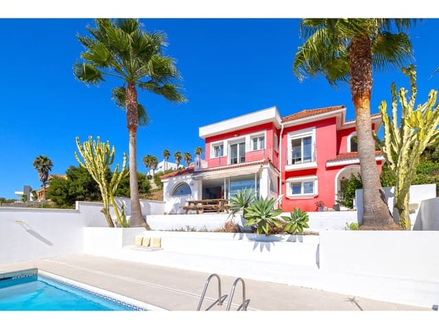 4 chambre Villa/Maison à vendre à Algeciras avec piscine garage - 795 000 € (Ref: 10046613)
