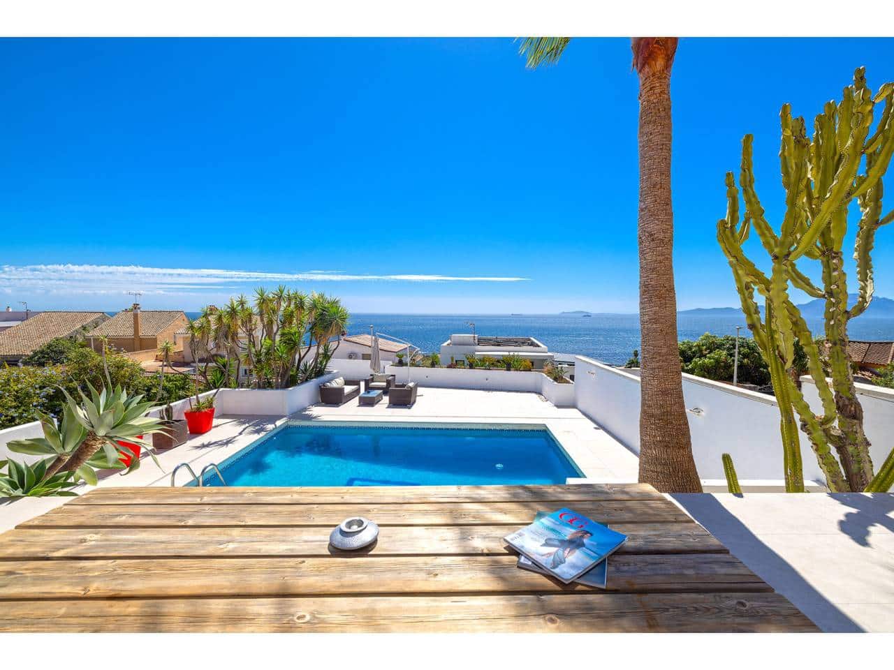 4 chambre Villa/Maison à vendre à Algeciras avec piscine garage - 795 000 € (Ref: 10046613)