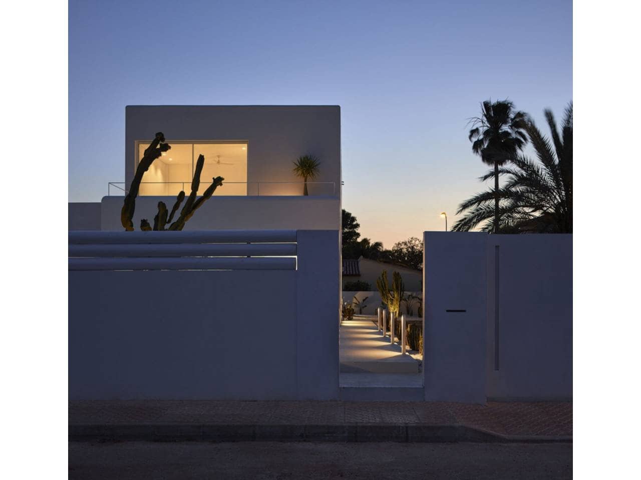 3 soveværelse Villa til salg i Manilva med swimmingpool garage - € 775.000 (Ref: 10057825)