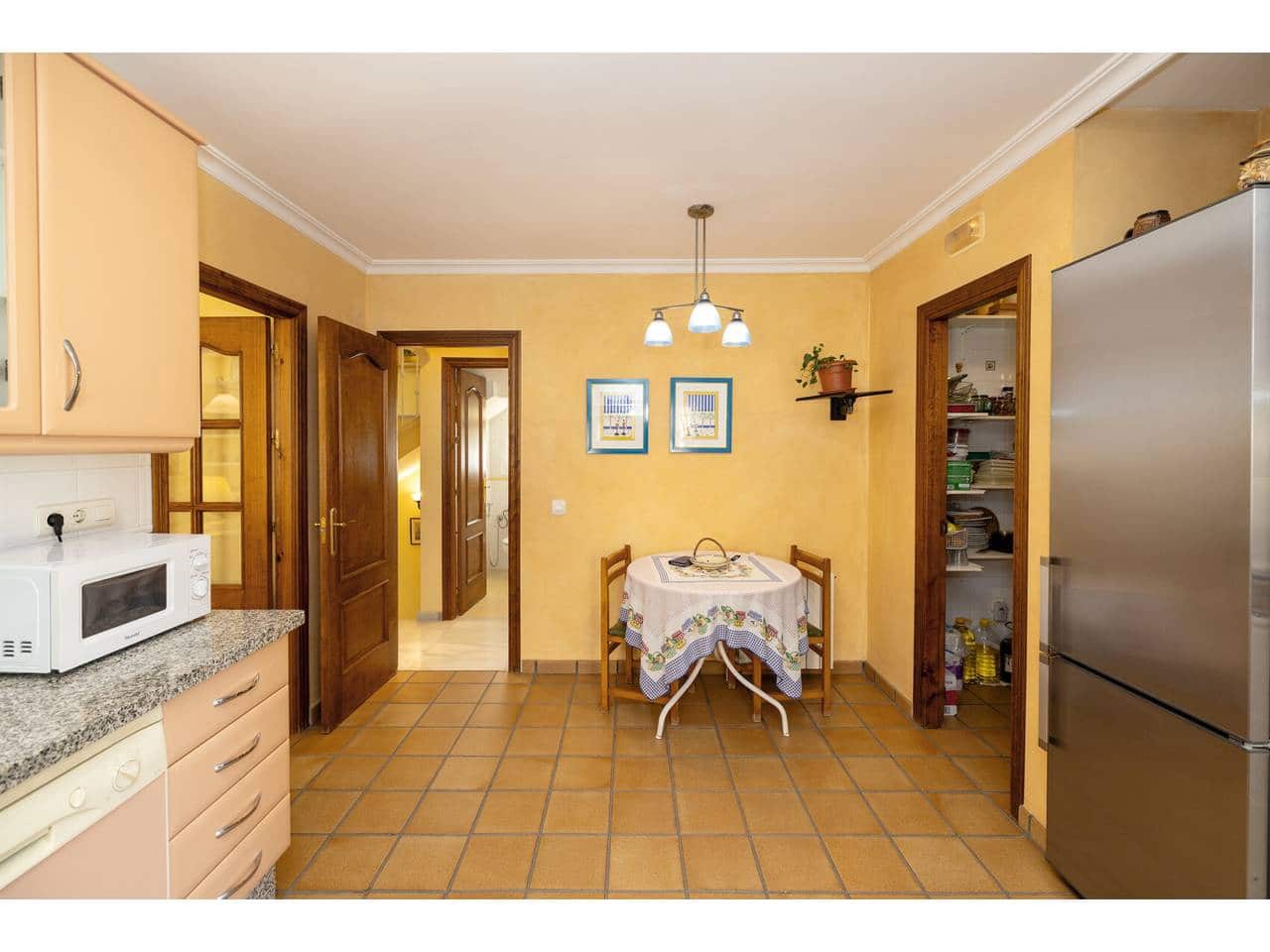 4 sovrum Villa till salu i Algeciras med pool garage - 610 000 € (Ref: 10077539)
