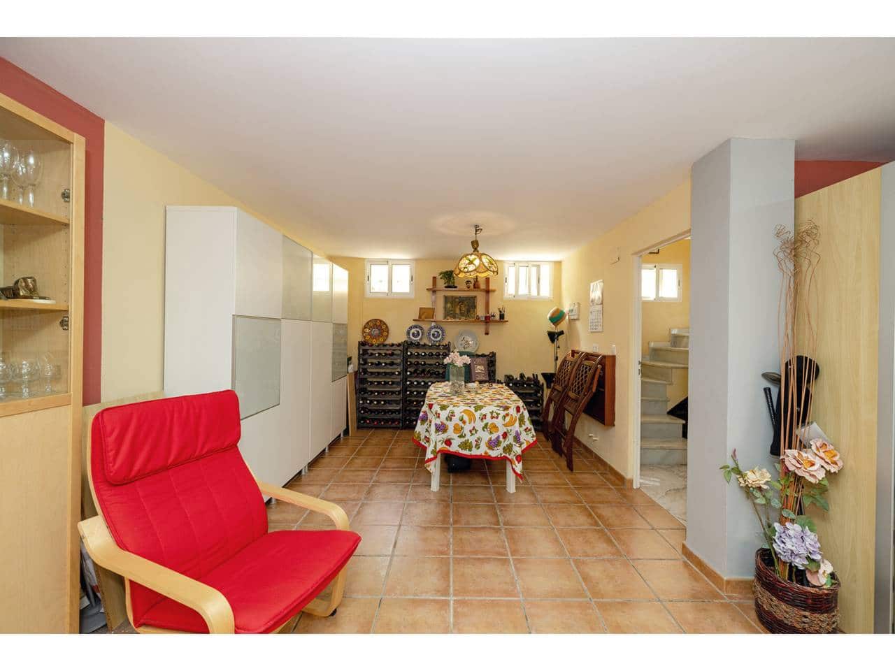 4 sovrum Villa till salu i Algeciras med pool garage - 610 000 € (Ref: 10077539)