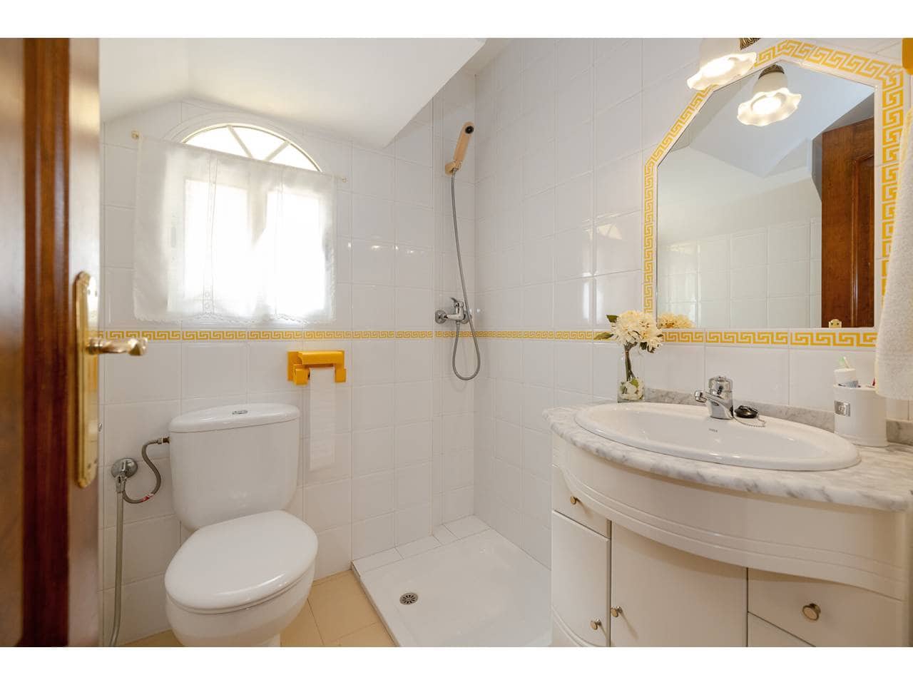 4 sovrum Villa till salu i Algeciras med pool garage - 610 000 € (Ref: 10077539)