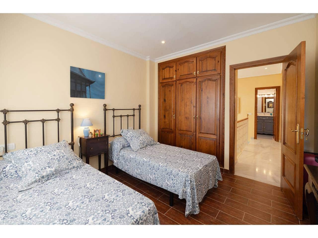 4 sovrum Villa till salu i Algeciras med pool garage - 610 000 € (Ref: 10077539)