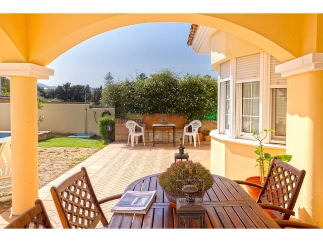 4 soverom Villa til salgs i Algeciras med svømmebasseng garasje - € 610 000 (Ref: 10077539)