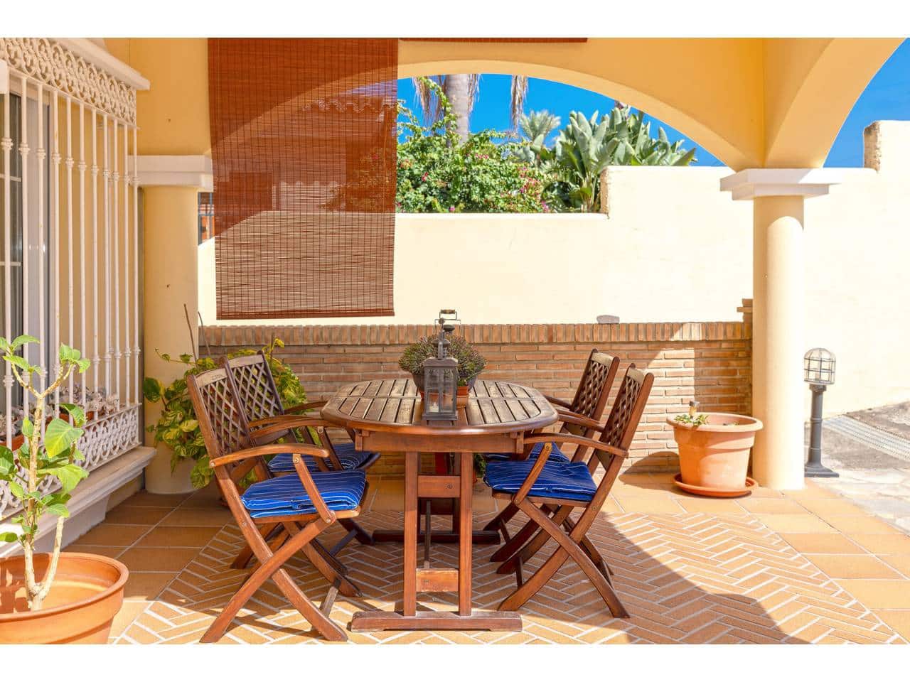 4 sovrum Villa till salu i Algeciras med pool garage - 610 000 € (Ref: 10077539)